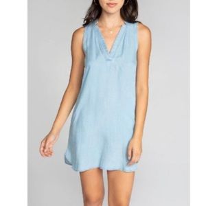 4/$25 Naked Zebra 1250C Tencel Chambray V-Neck Tank Dress in Blue size Medium